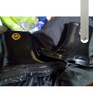 Micheal kors black boots